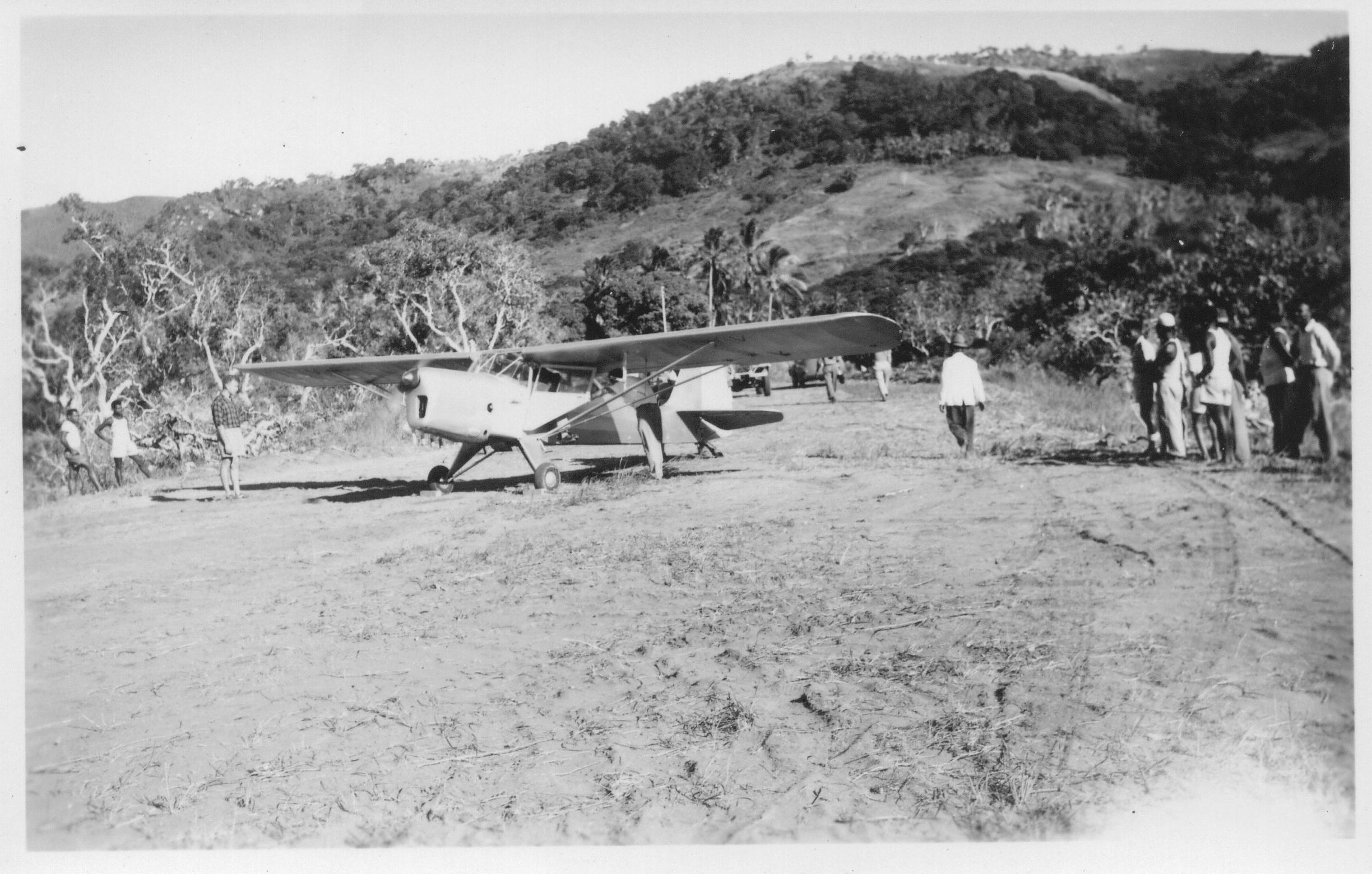 36_Poum, Auster Aigret au décollage. ANC 1_Num_5-195_540000