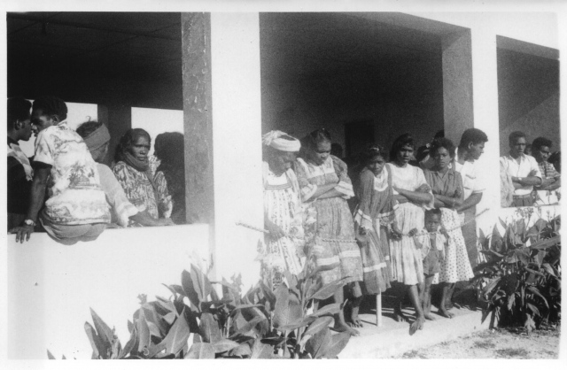 39_Lifou, attente des passagers. ANC 1_Num_5-050_610000